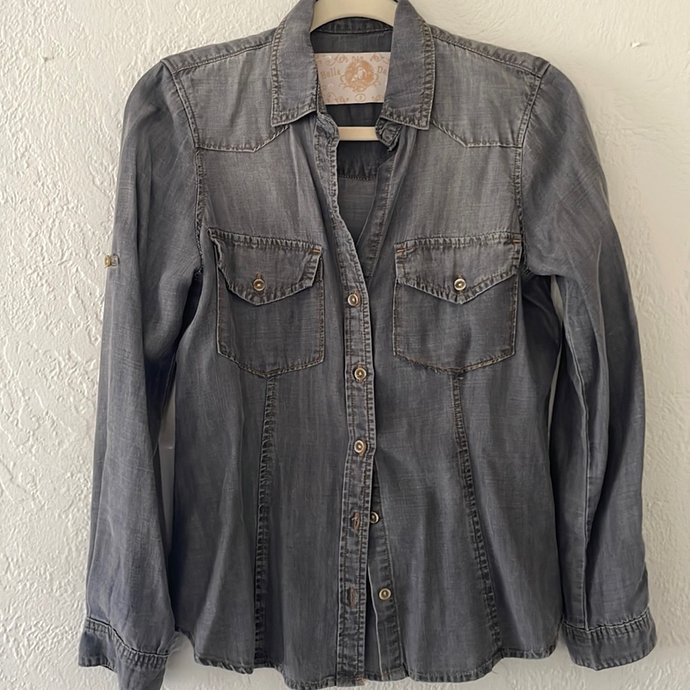 Bella Dahl Long Sleeve Greyish Chambry Look Button Down Shirt size S